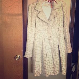 xoxo cream coat. excellent condition